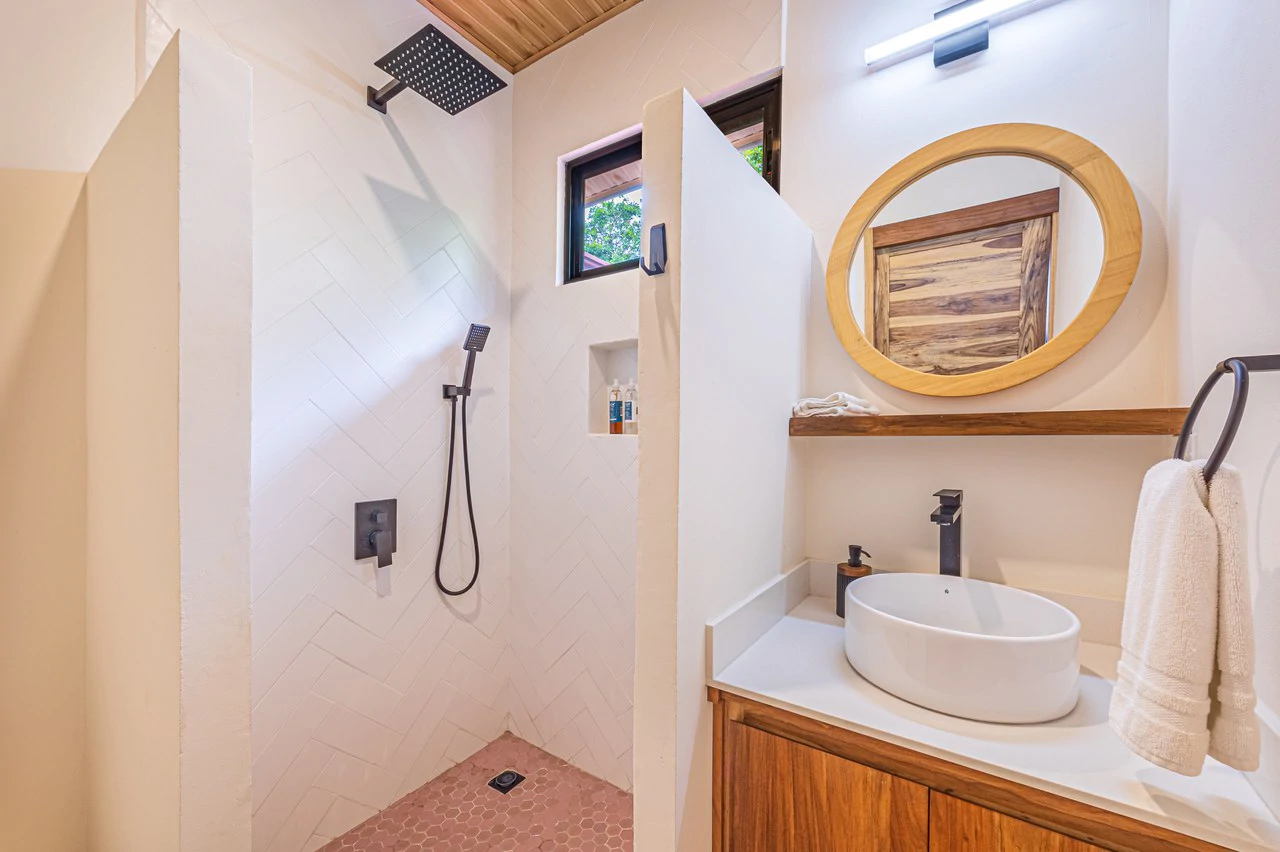 Ocean View Home with Cano Island And Whale Tail Views | San Josecito: Mountain House For Sale in Ojochal - Gallery image 37