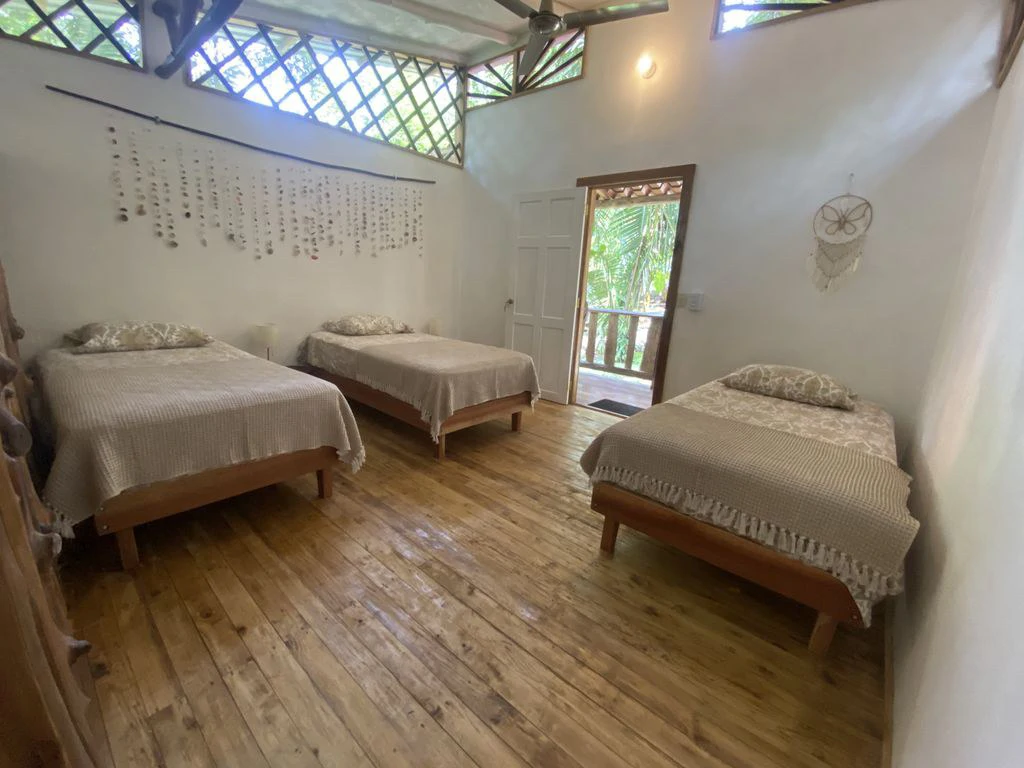 Holistic Yoga Retreat: Relaxation, Peace, Balance and Tranquility, Yoga Retreat with 4 Bungalows and 3 Apartments Elevated upon 1.25+ Acres - Gallery image 23