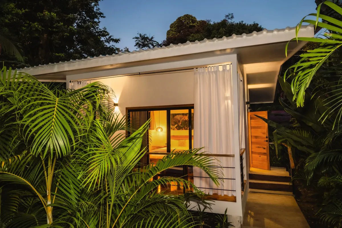 ID 123: Turnkey Hotel and Restaurant Business in Playa Chiquita - Gallery image 3