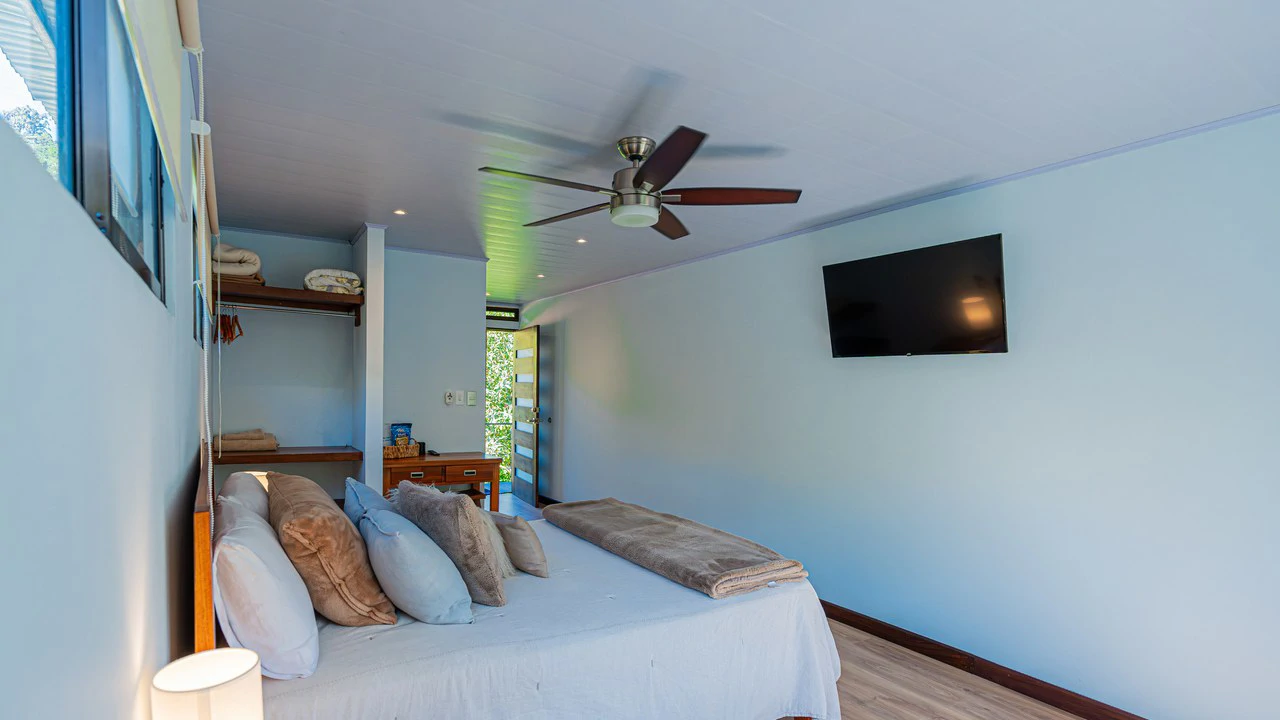 Riverfront Mushroom Farm & Private Waterfall Residence in Orosi - Gallery image 29
