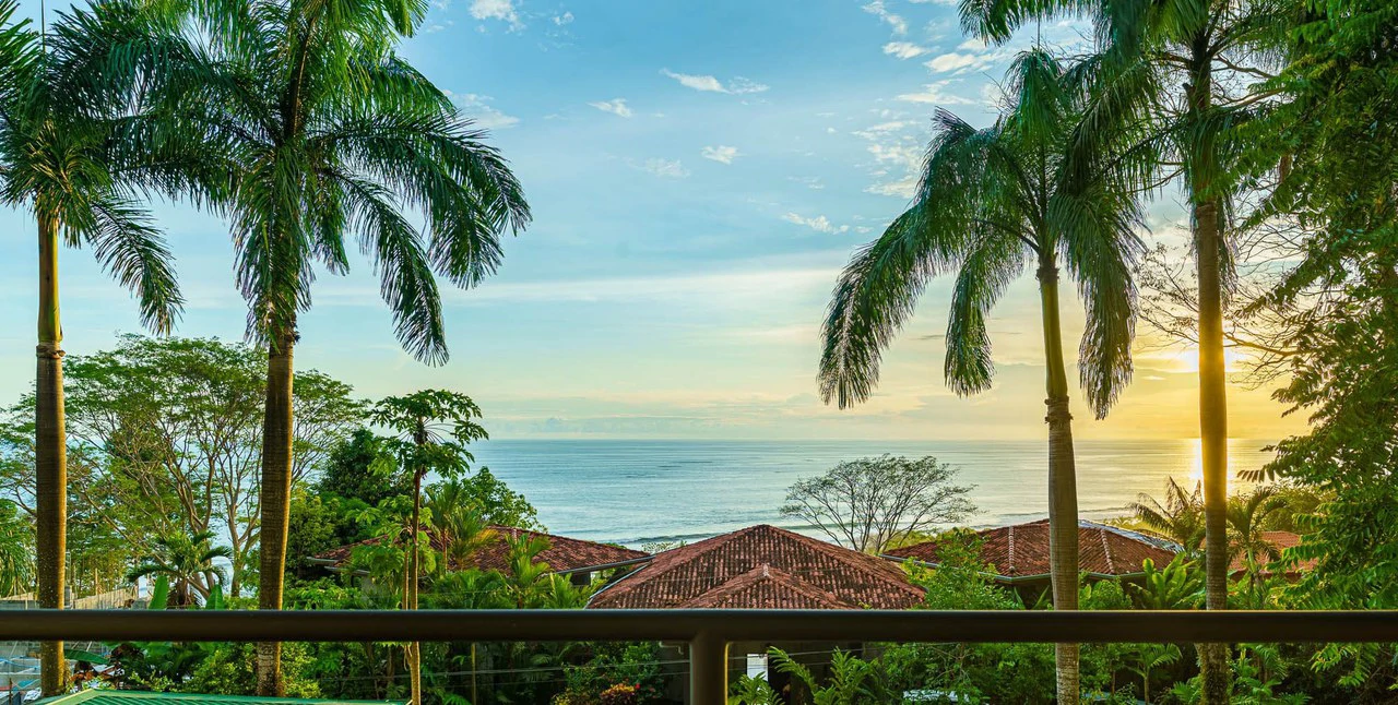 1.42 ACRES – 4 Bedrooms 2 Story Ocean-View Home With 2 Bedroom Guest House In Premium Beach Community, Walk to the Beach! - Gallery image 5