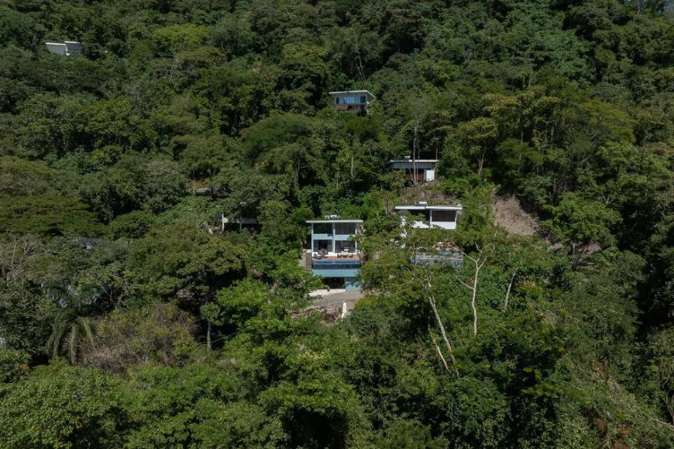Coco: 3-Bedroom Forest-Side Home Near Playa Pájaros - Gallery image 18