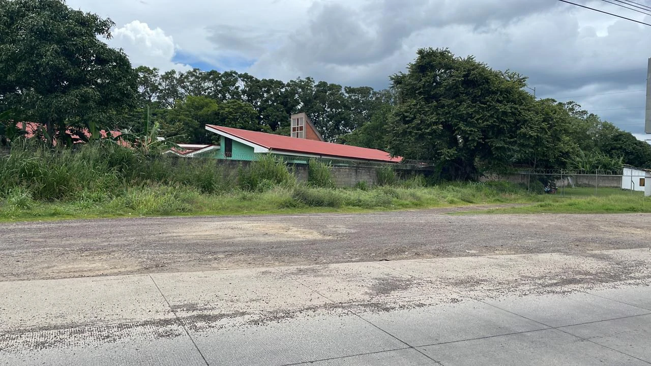 Commercial property for sale in Liberia center in front of the Mall on the main Inter american highway # 1 - Gallery image 11