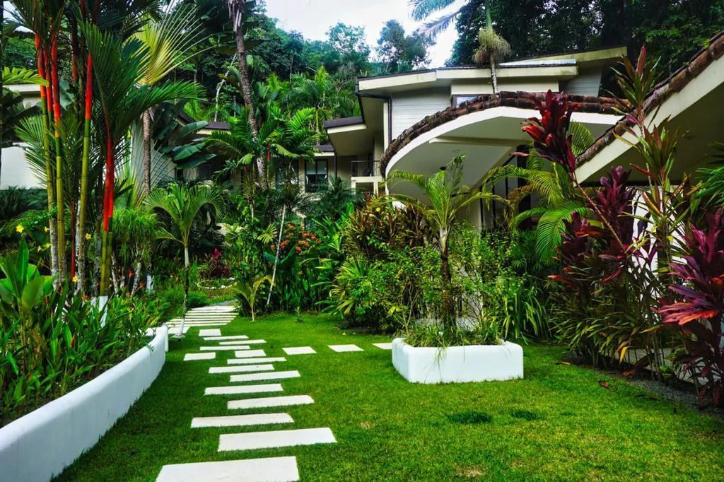 CAPUCHIN 3: Luxurious Manuel Antonio Condo for Sale inside gated community - Gallery image 3