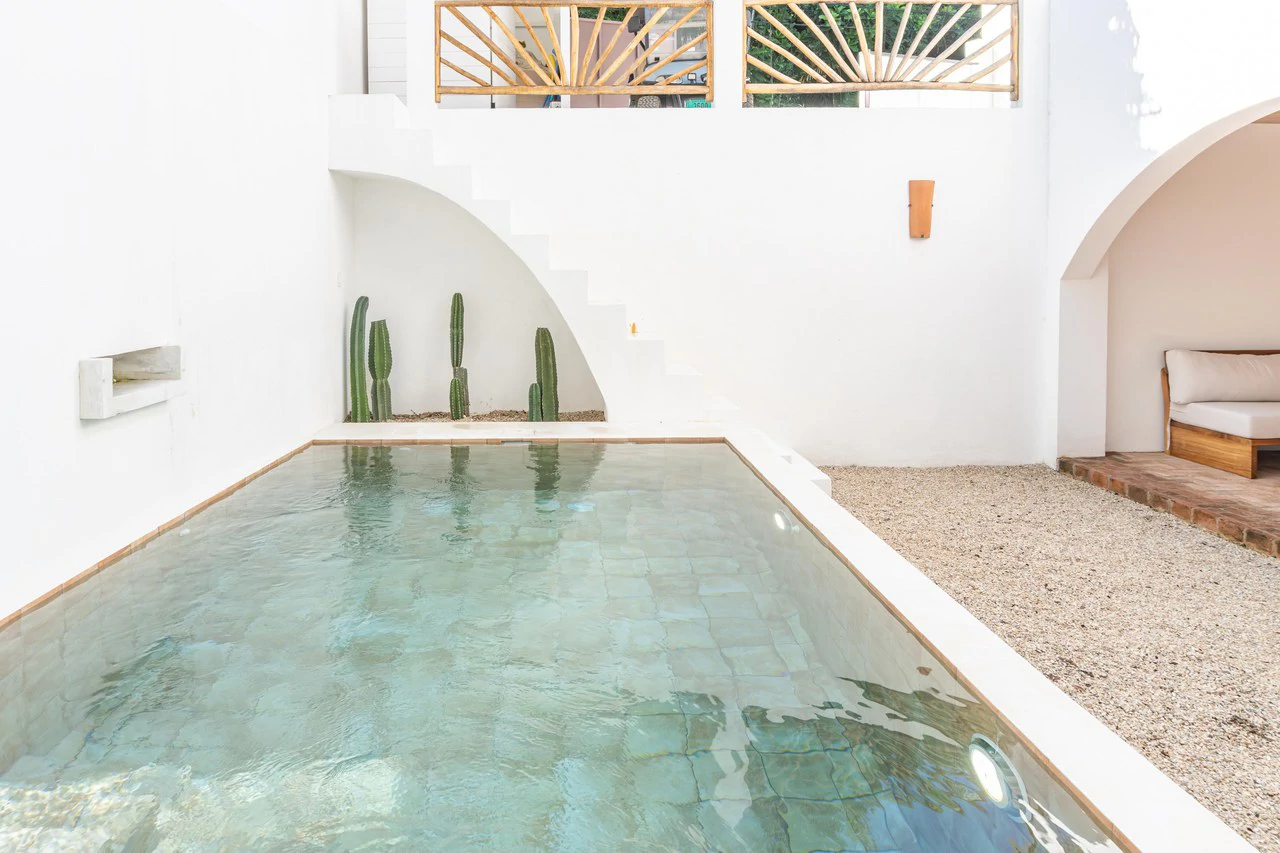 Villa Indy: Successful Mediterranean Style Airbnb