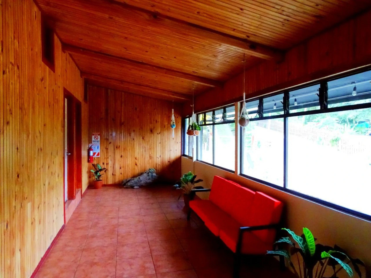Unique Hotel in Monteverde. Cerro Plano.: Established 11-Room Hotel with Apartments in Monteverde – Prime Location & Proven Track Record - Gallery image 18