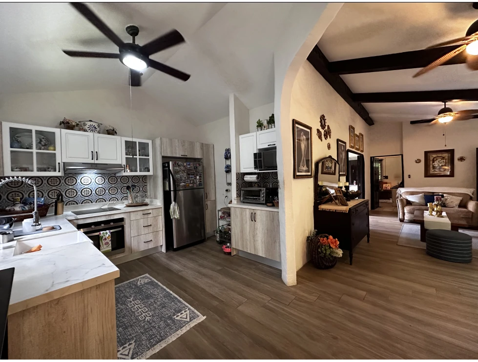 Casa de Luz in Pozos, Santa Ana: Discover Casa de Luz: your refuge in the midst of chaos! - Gallery image 6