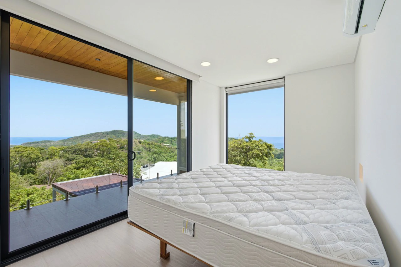 Casa Flores del Mar: Brand-New Contemporary Living with Pacific Ocean Views in Playa Grande - Gallery image 10