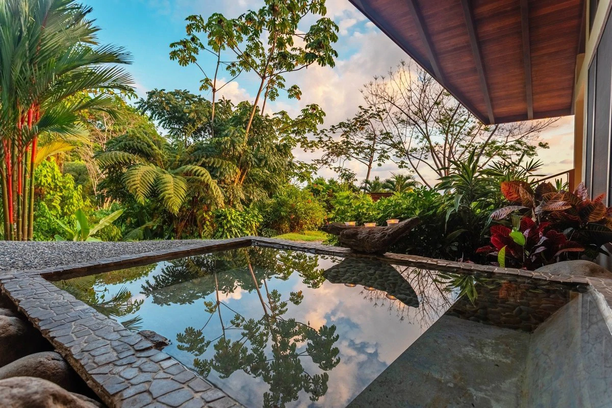 4.6 ACRES – 4 Bedroom Ultra-Private Oceanview Luxury Estate Surrounded by Rainforest!!! - Gallery image 5
