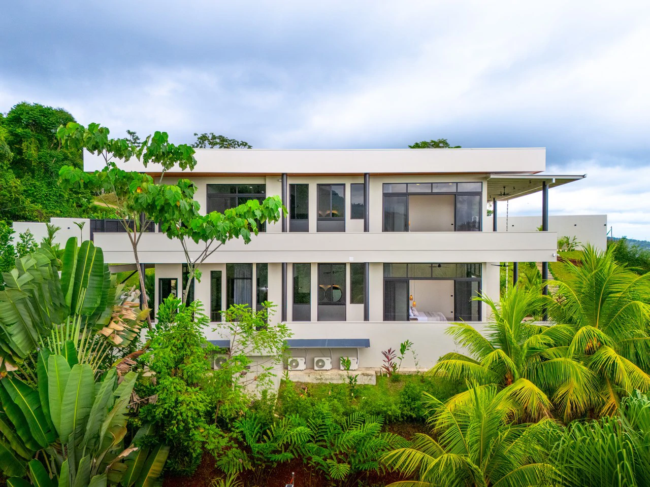 Lion's Gate Sunset Estate - Gallery image 7