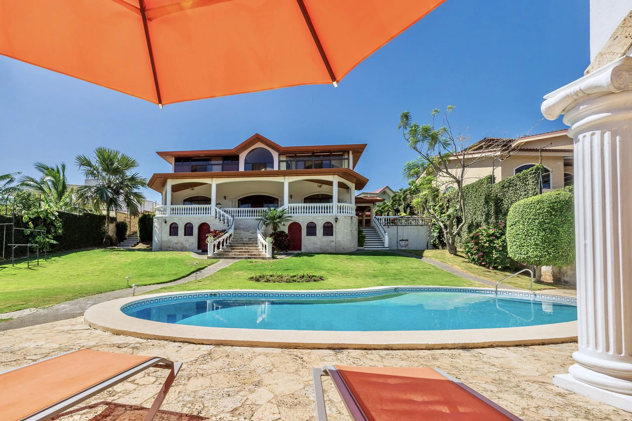 Casa Tuscan Hill:  Escazu home with Pool