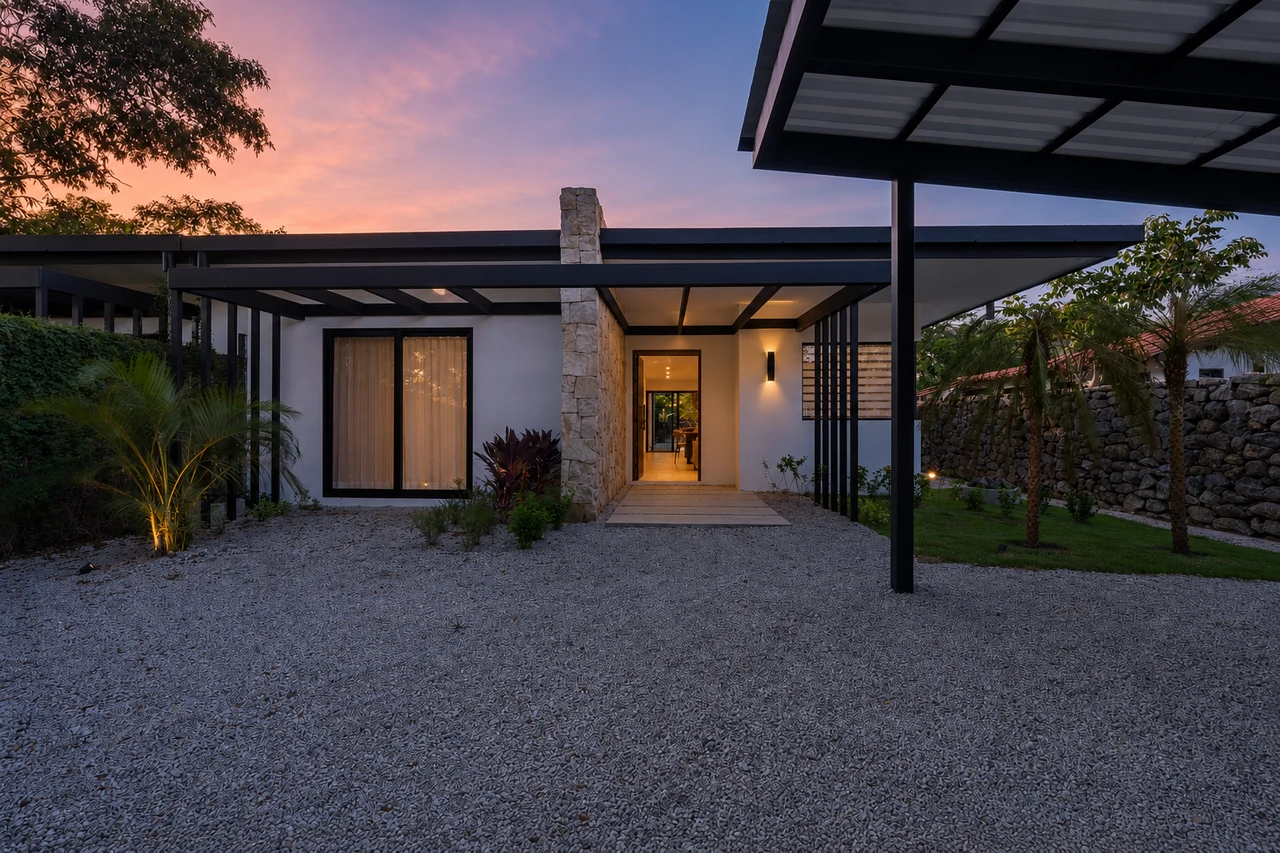Casa Kuna II: A Tranquil Oasis in the Heart of Playas del Coco - photo 2