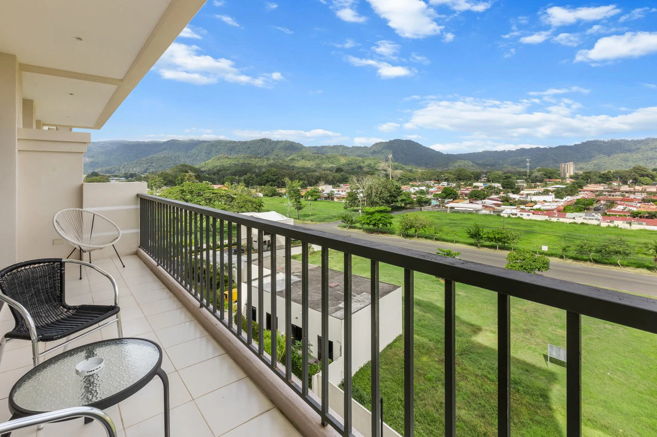 6th Floor 3-bedroom JacoBay Condo with Panoramic Sunrise, Mountain and Ocean Views - Gallery image 8