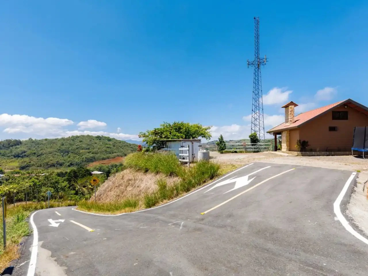 Mountain Home Construction Site For Sale in San Ramón - Gallery image 8