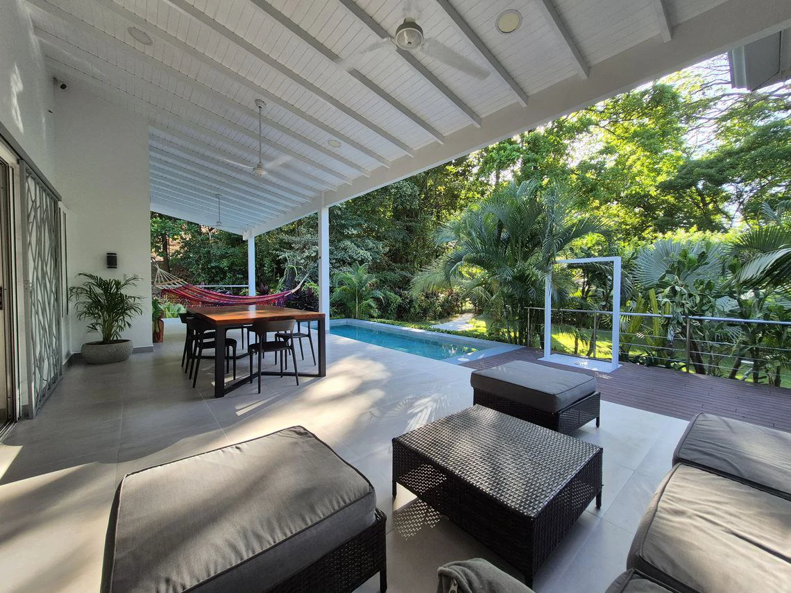 Casa Del Rio: Under Contract | Elegant Contemporary Tropical Home with Pool and Peaceful River Setting, Minutes from Sámara - Gallery image 5