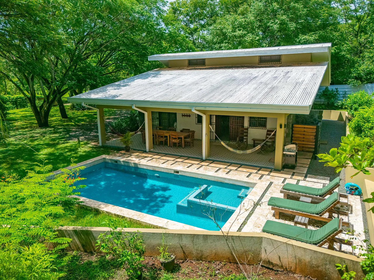 Campo de Sueños: Fresh 3BR Beach Home & Pool on 3/4 Acre