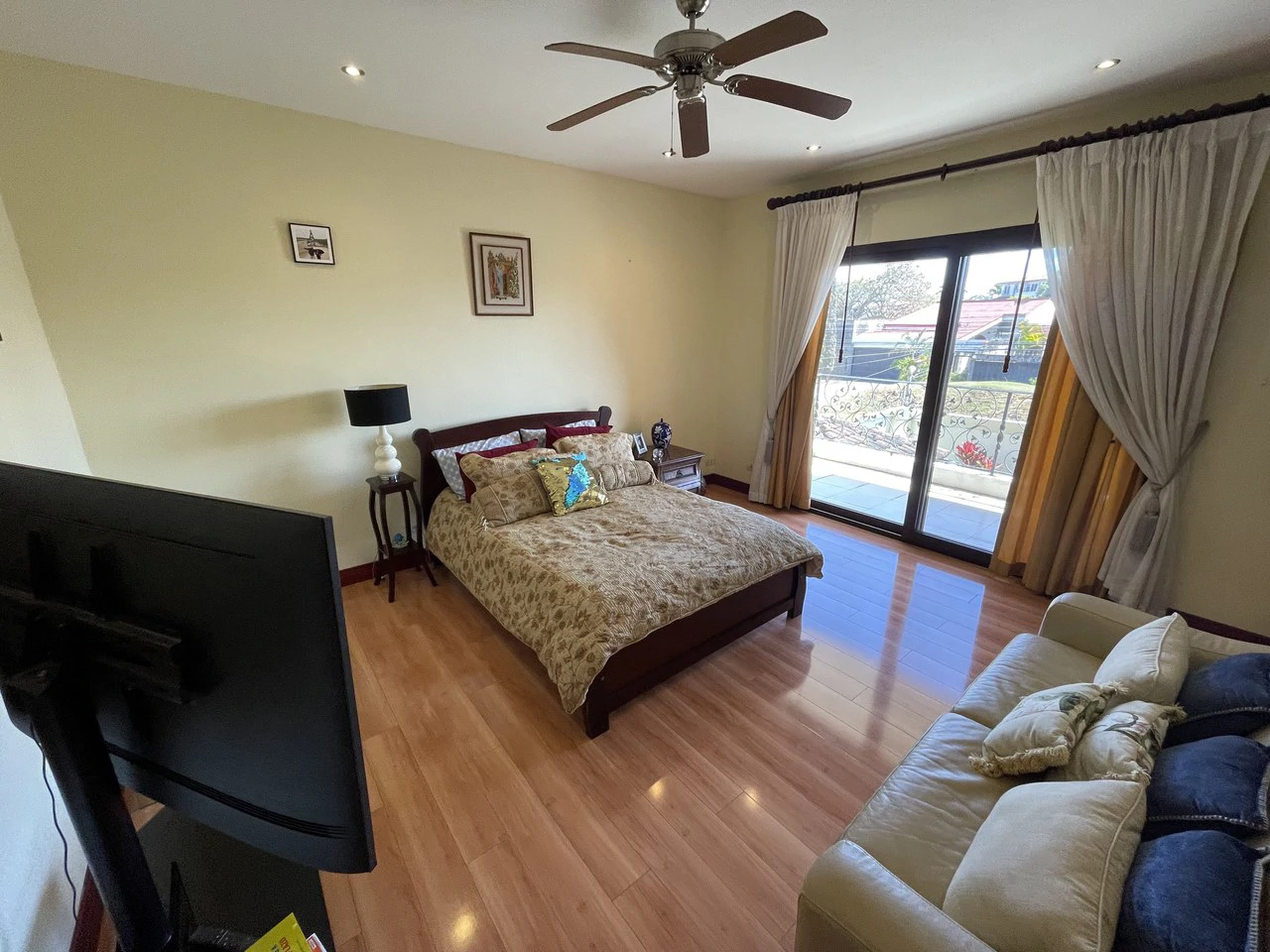 Dona Rosa: House For Sale in Bosques de Doña Rosa - Gallery image 23