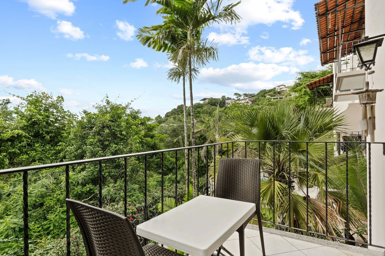 sunset hill unit 5: Cozy Ocean-View Condo for Sale – Walk to Tamarindo Beach - photo 15