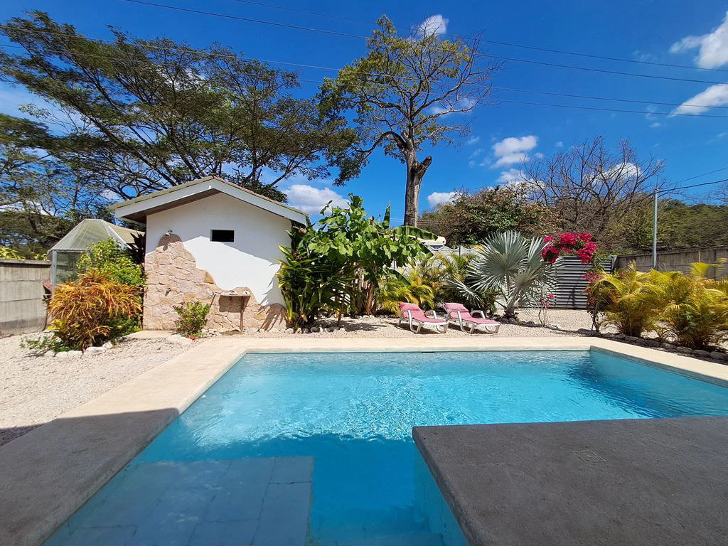 Casa de la Vida Loca: A Pura Vida Lifestyle with Income Potential - Gallery image 12