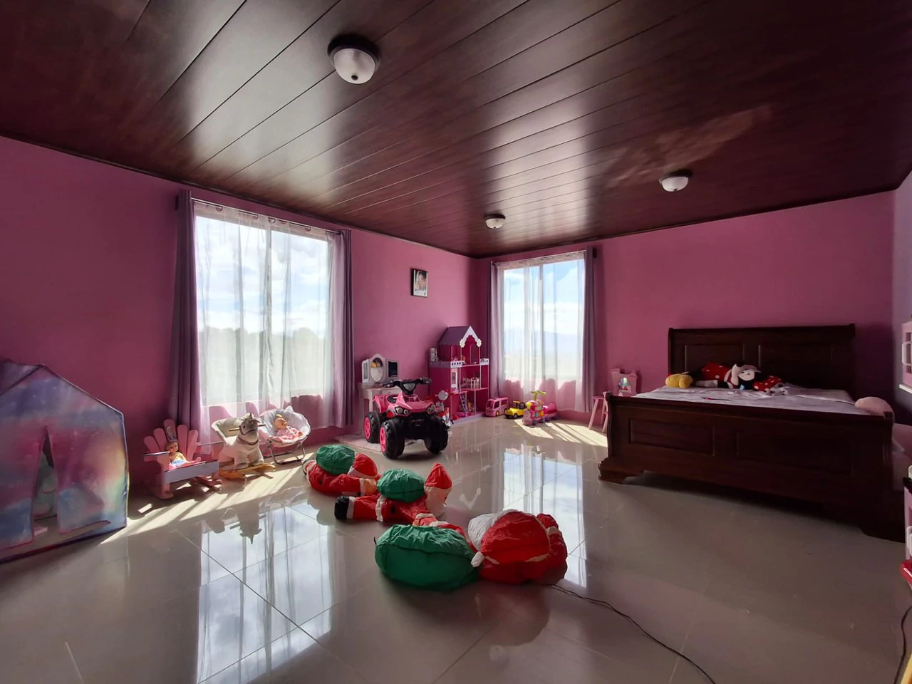 Casa Vista!: 3 level Cityview Hilltop Estate + 27,980m2 - Gallery image 9