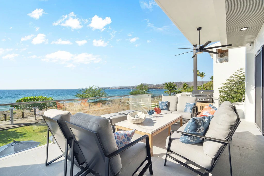 Villa Ballena: Sleek and Modern Beach House in Costa Rica - Gallery image 8