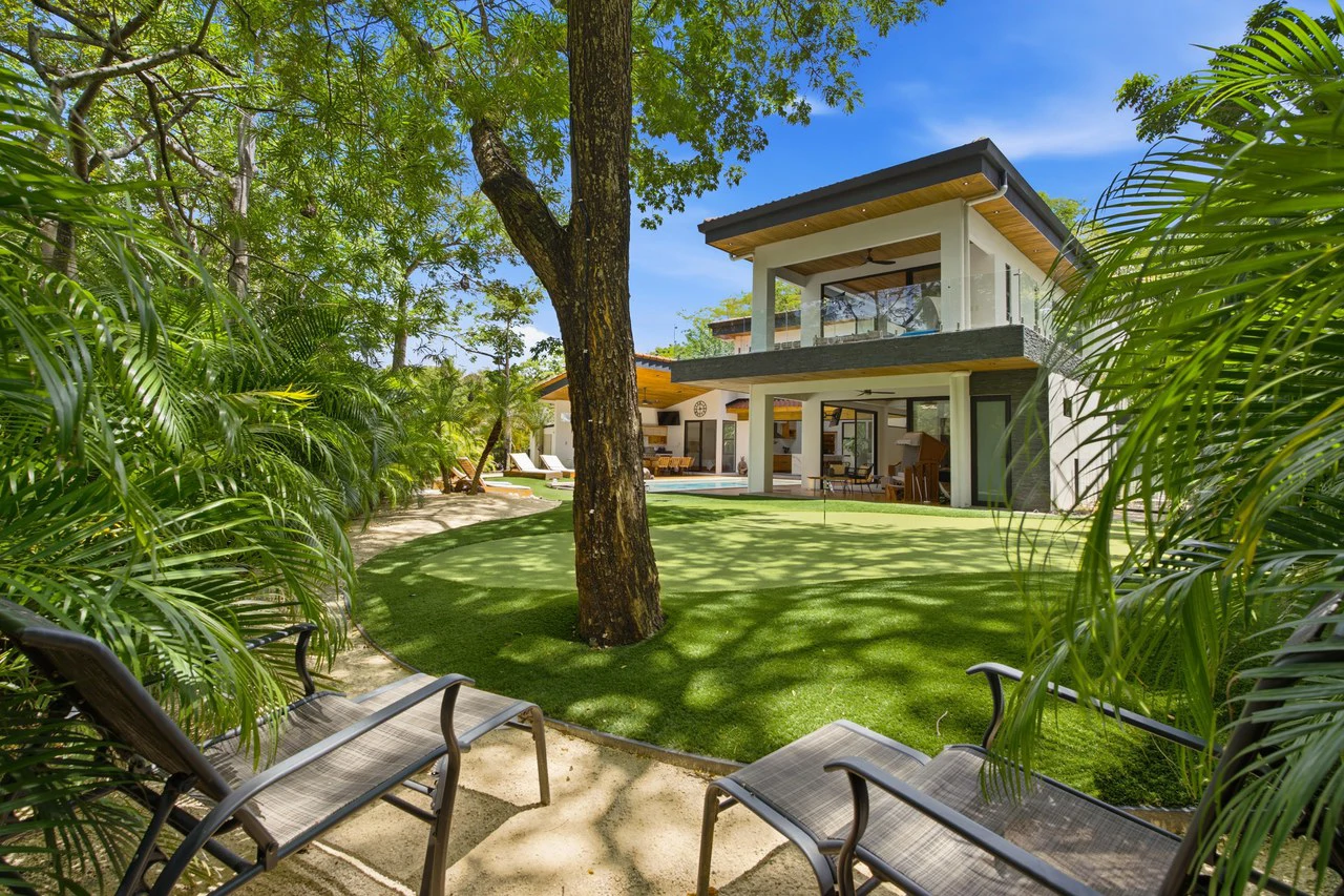 Casa La Ola Perfecta: Luxury 5-Bedroom Home with Pool Near the Beach in Hacienda Pinilla - photo 40