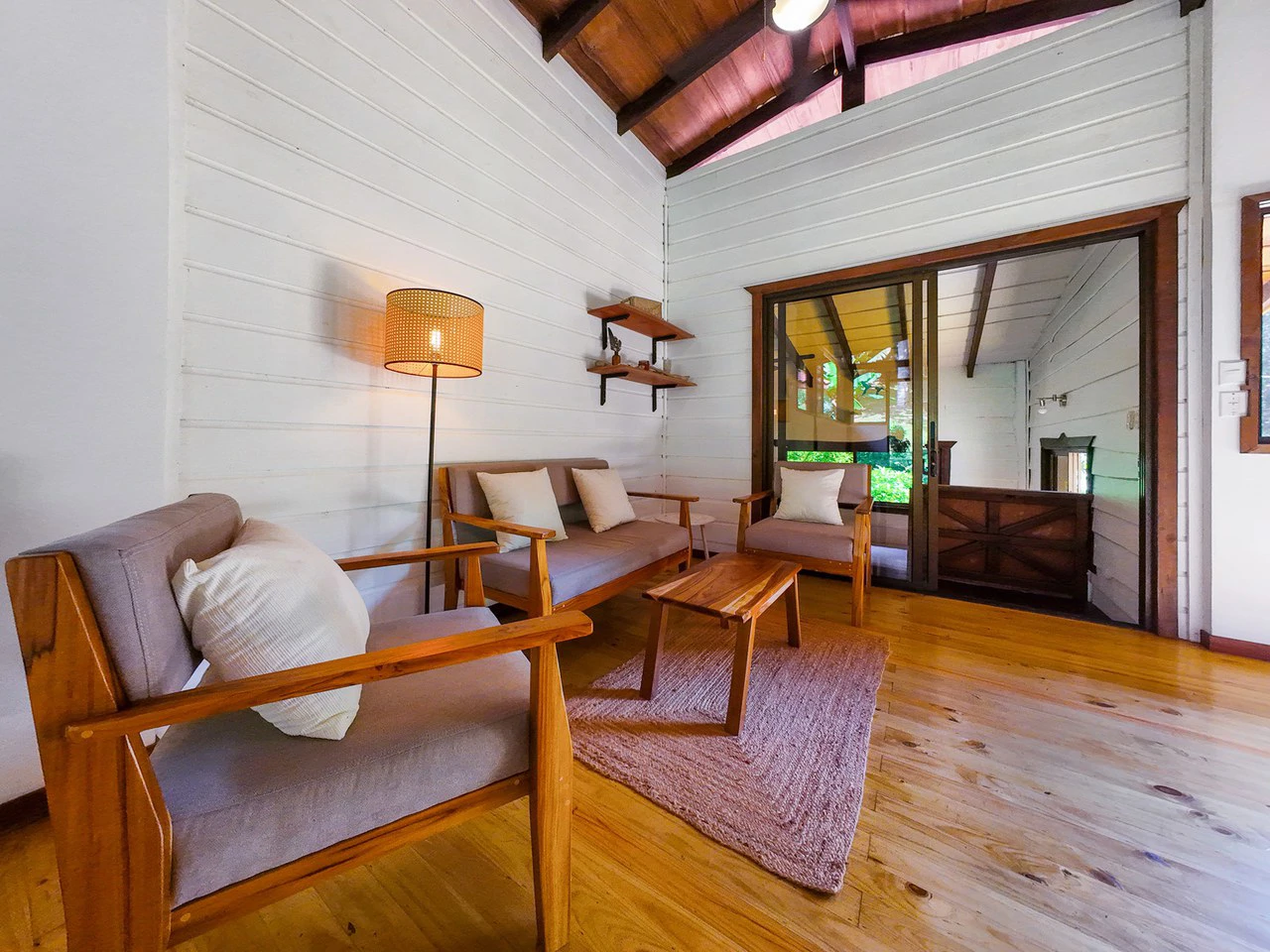 Serene Jungle Home + Guest Cabin on 3 Acres and River - Gallery image 7