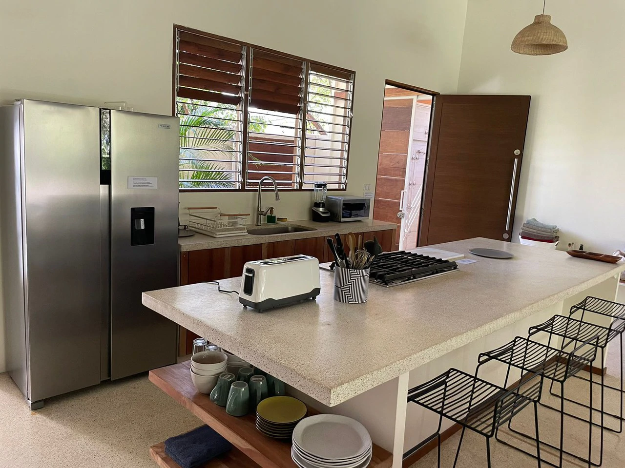 Casa Gala: Price Drop! New Modern and Tropical House Steps Away from Downtown and the Beach! - Gallery image 9