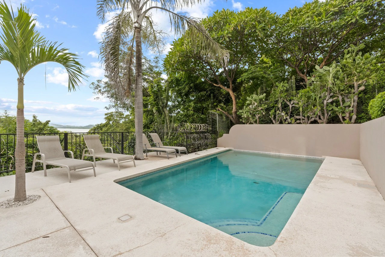 sunset hill unit 5: Cozy Ocean-View Condo for Sale – Walk to Tamarindo Beach - photo 19