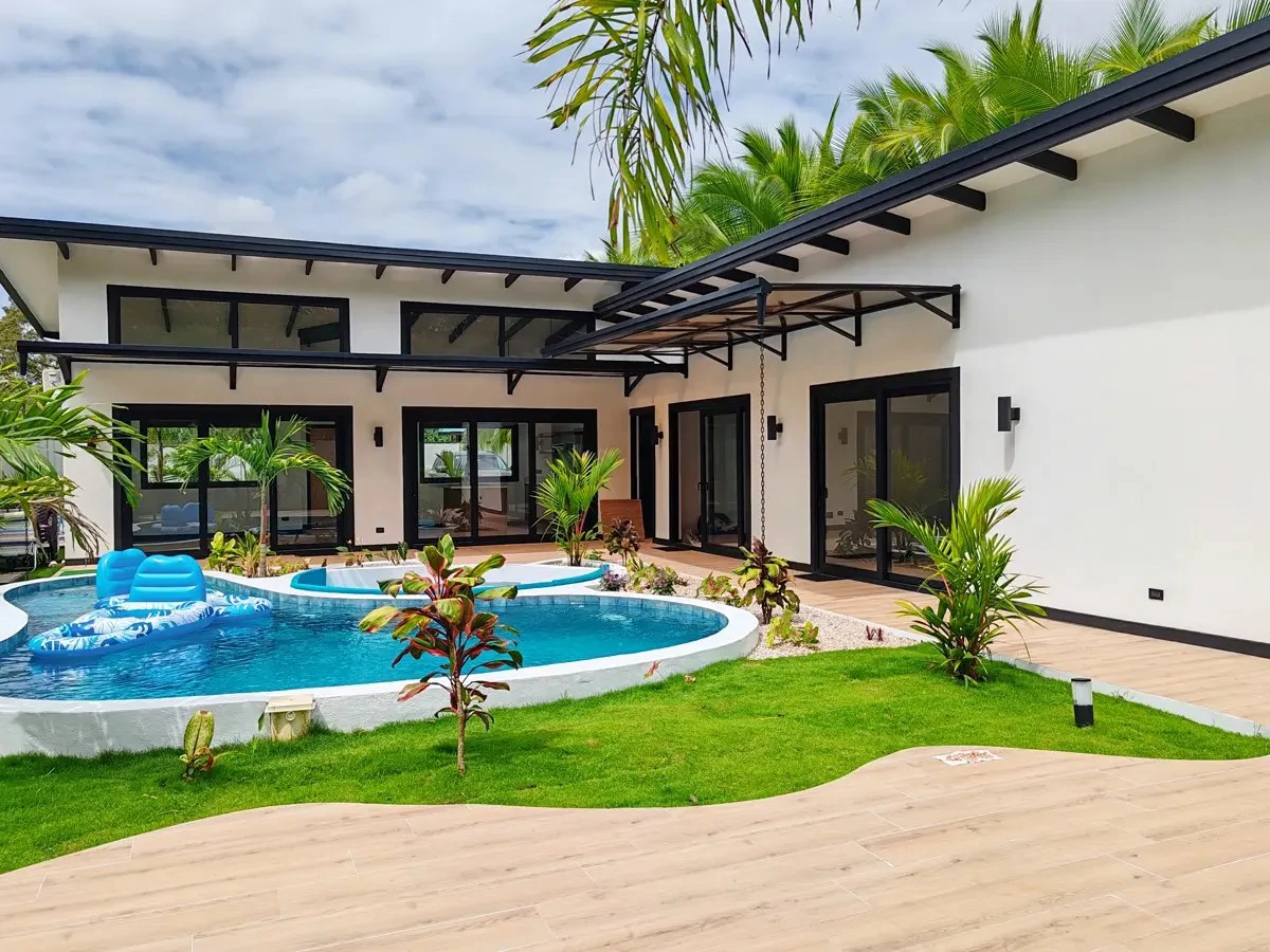 ID 1054: Playa Negra Guest House - Modern 2 Bedroom Home with Pool - photo 18