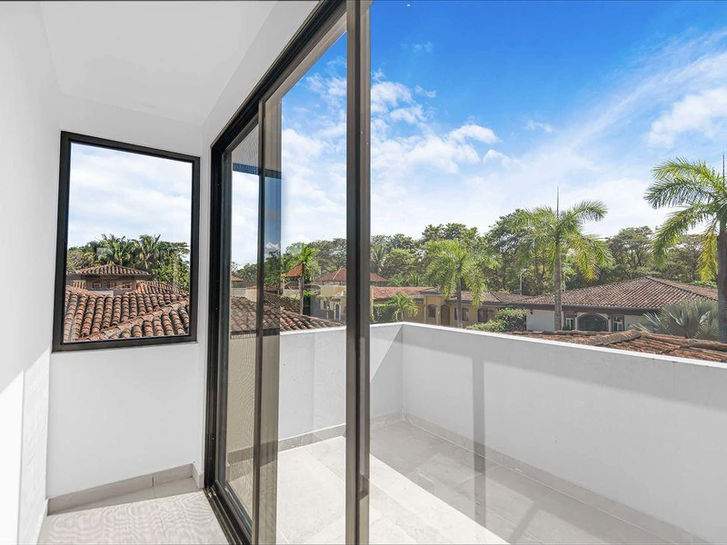 Modern Beachside Home with Office & Garage: Walking distance to the beach in a great community! - Gallery image 24