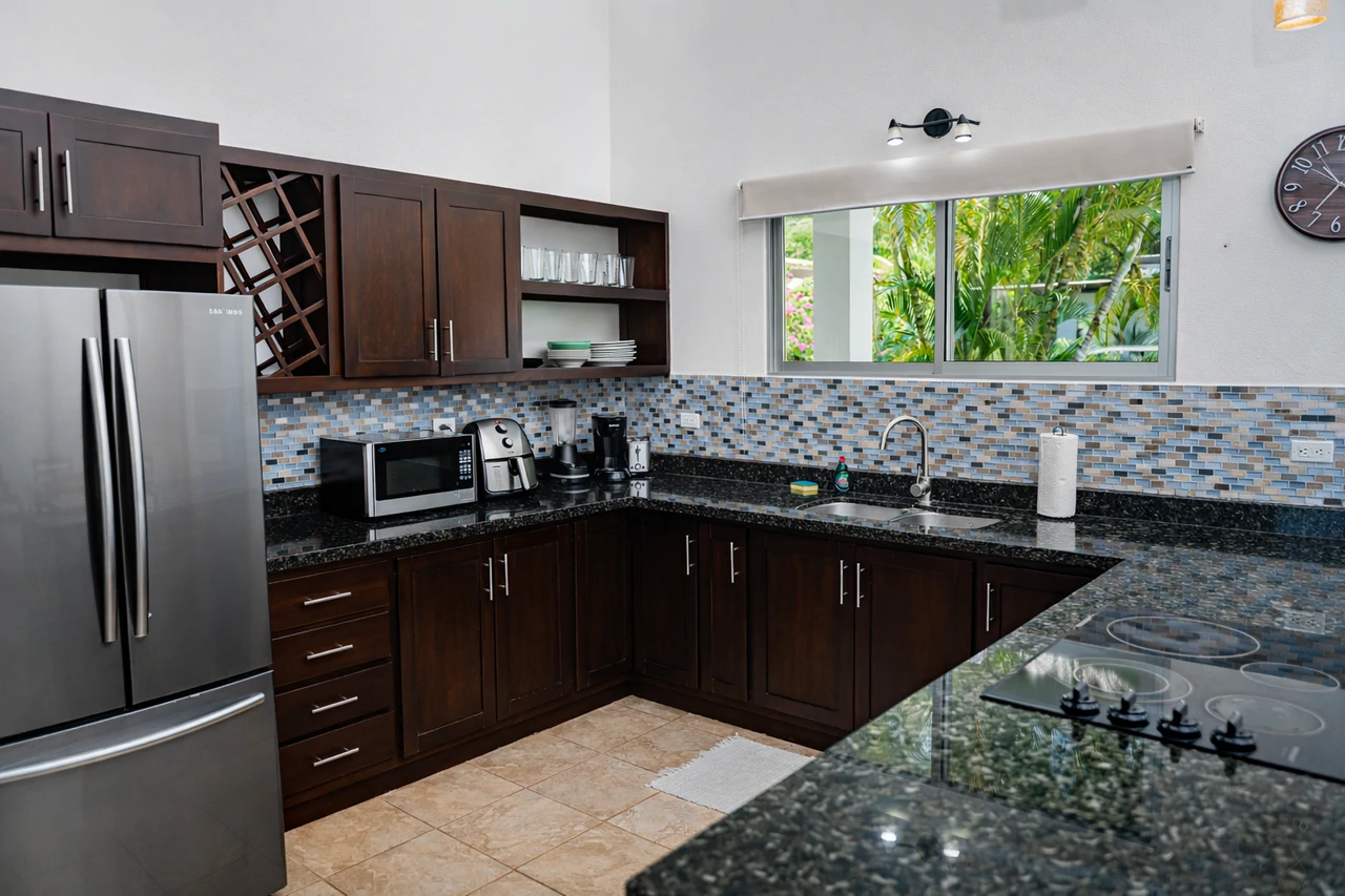 3 Bedroom Home Walking Distance to Playa Chaman – Villas del Sol, Bahía Ballena - Gallery image 10