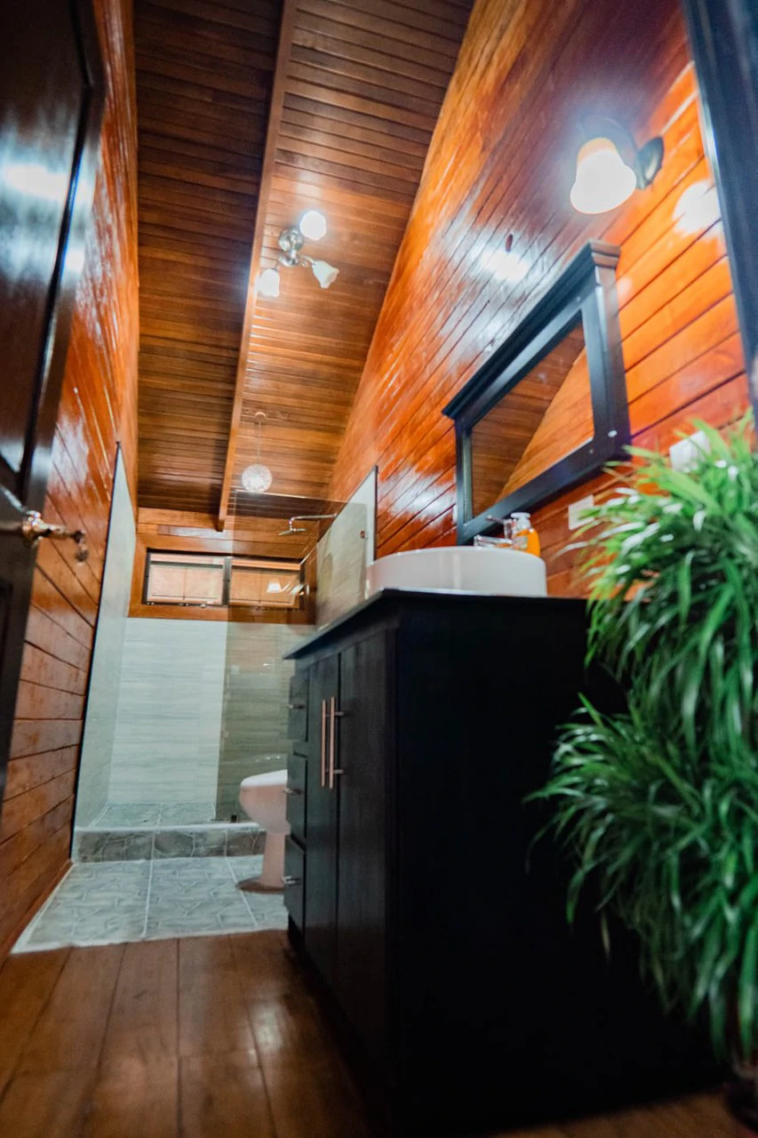 Two-Story Cozy Cabin in Agua Buena, San Vito - Gallery image 17