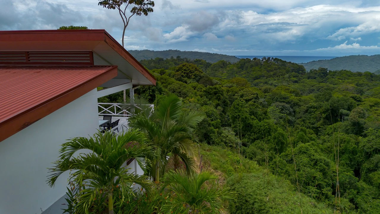 Casa Blanca: Ocean & Mountain View Home in Platanillo - Gallery image 5