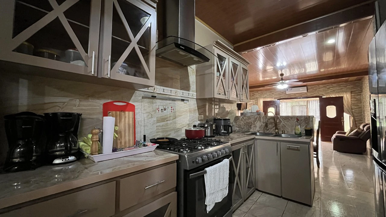 House For Sale in Daniel Flores - photo 9