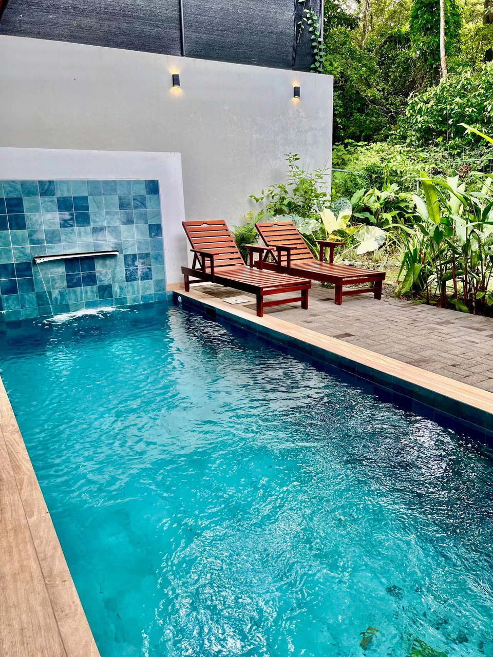 0.17 ACRES – 3 Bedrooms, Brand New Luxury Home in Uvita, Minutes From Beaches and Services, Wooded Lot, Year Round Stream, Private And Fully Furnished, Ready to Move!!! - Gallery image 6