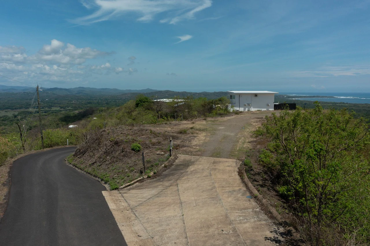 Corona del Cabo Lot 11: Top of the Ridge in Playa Grande - Gallery image 3