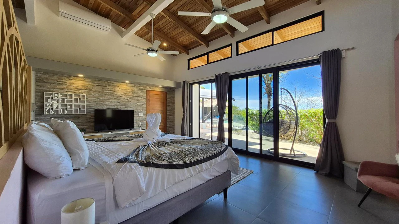 Casa Happy Eden: Elegant Ocean View Villa with Infinity Pool in Exclusive Boca del Toro – minutes from Carillo Beach - Gallery image 17