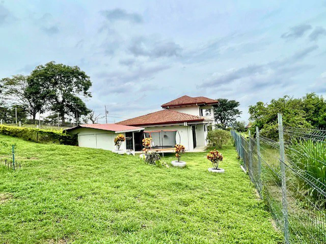 CA-005 Casa del Invernadero: Premium 3-BR / 3.5-BA Gated Estate in Grecia | Turnkey Furnished Option, Private Greenhouse, Clay Roof & River Access - Gallery image 41