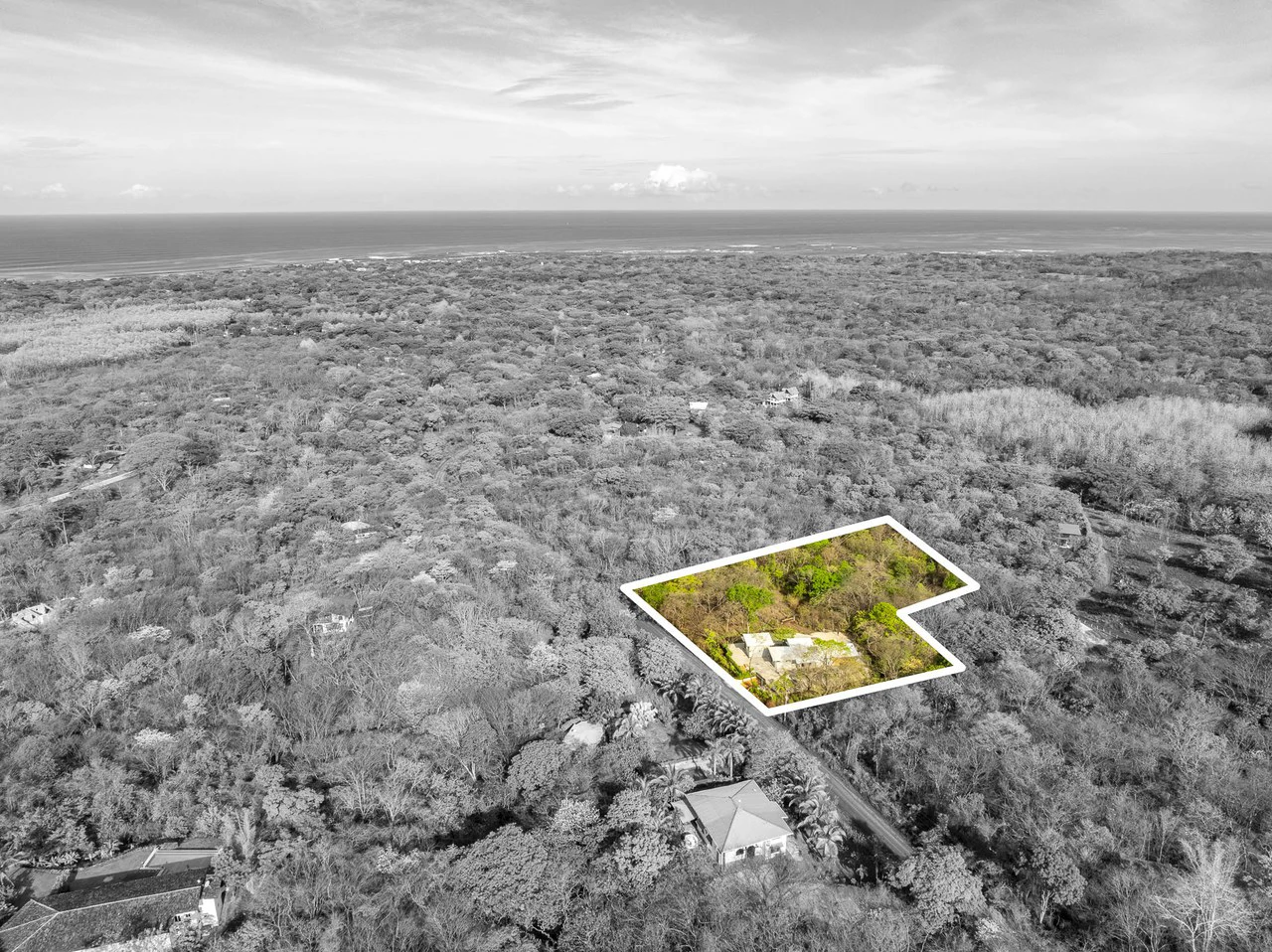 Casa Serena: Modern Villa with Pool and Guest House - Gallery image 9