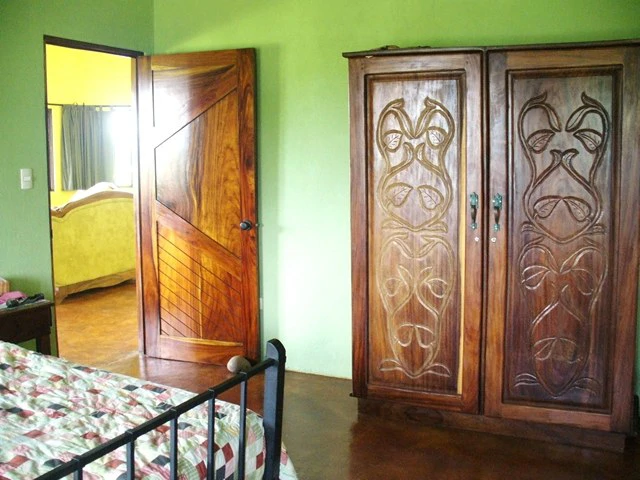 NATURE LOVERS PARADISE ! Jungle home on 25 acres with beautiful views - Gallery image 19