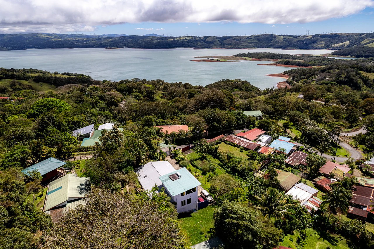 Harmony Haven: Lake Arenal View Home and Guest Casita - Gallery image 2