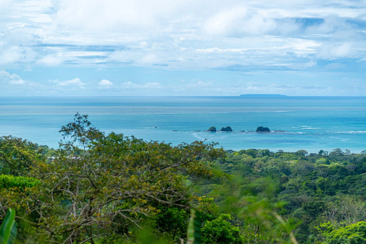 VILLA KRISTINA MARIA - 3.84 ACRES - PERLA DE BALLENA ESTATES: Mountain House For Sale in Bahía Ballena - Gallery image 8