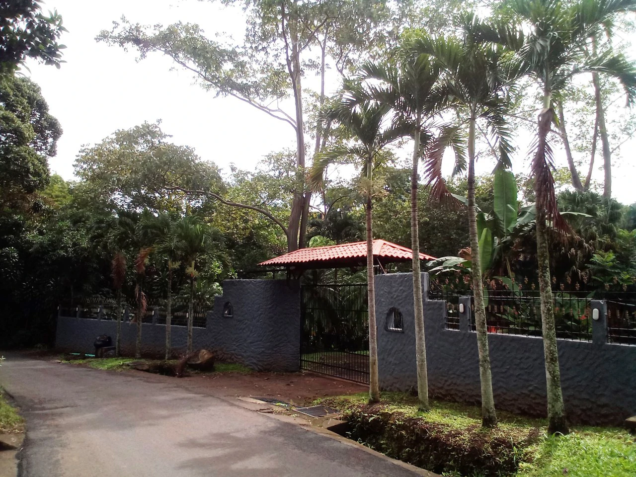 Hotel Opportunity!: HUGE PRICE DROP! Hotel & Medical Spa/Clinic in the heart of town! - Gallery image 2
