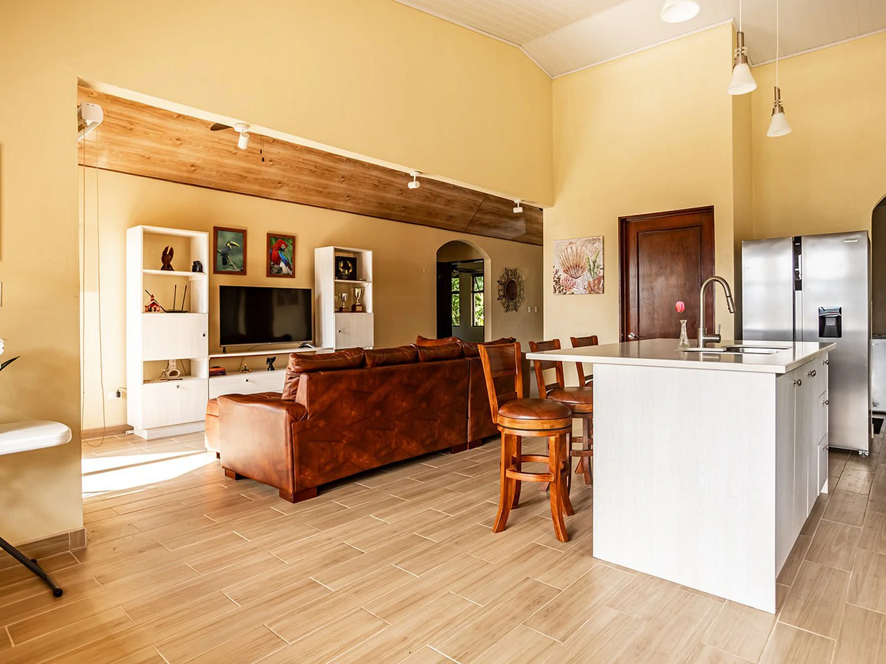 11.25 ACRES- 4 Bedrooms, Two Homes, Panoramic Ocean & Mountain Views With Stream, 30+ Fruit Trees, 40 Minutes to Quepos!!! - Gallery image 35