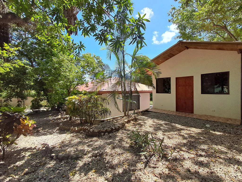 Casa Colibri: Tropical Home with Casita, Pool & Prime Buenavista Location - Gallery image 12