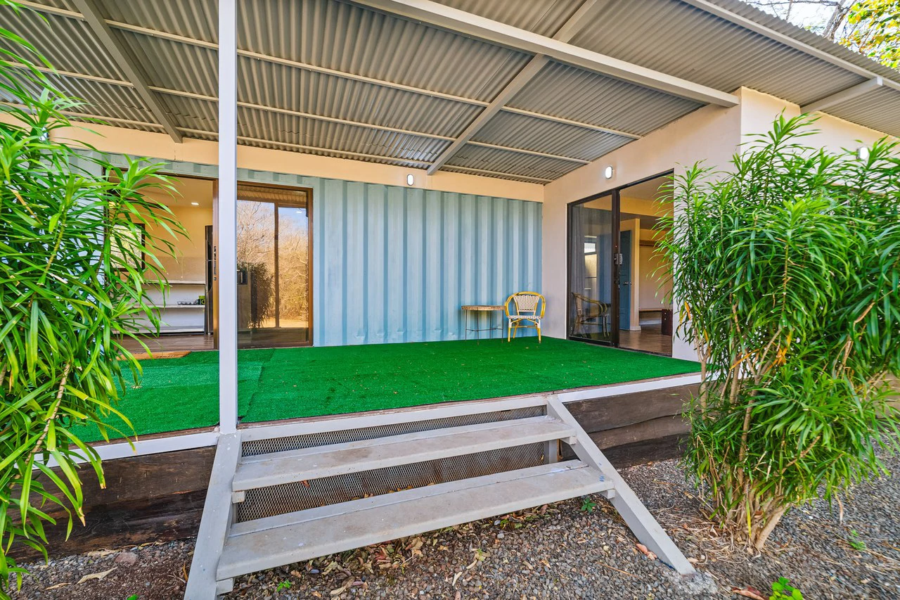 Casa Jungle: Jungle Lot with Container Home 10 min from the beach - Gallery image 11