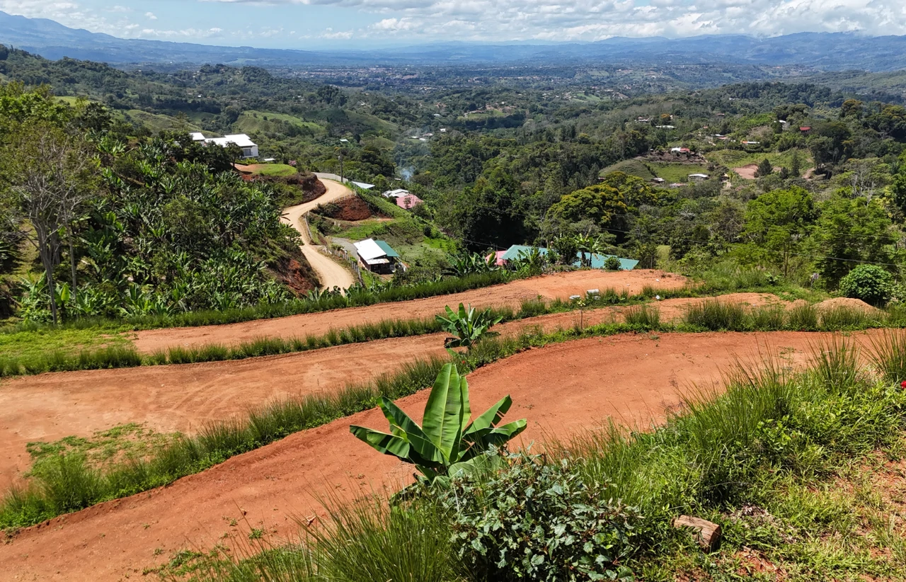 Home Construction Site For Sale in San Miguel - Gallery image 5
