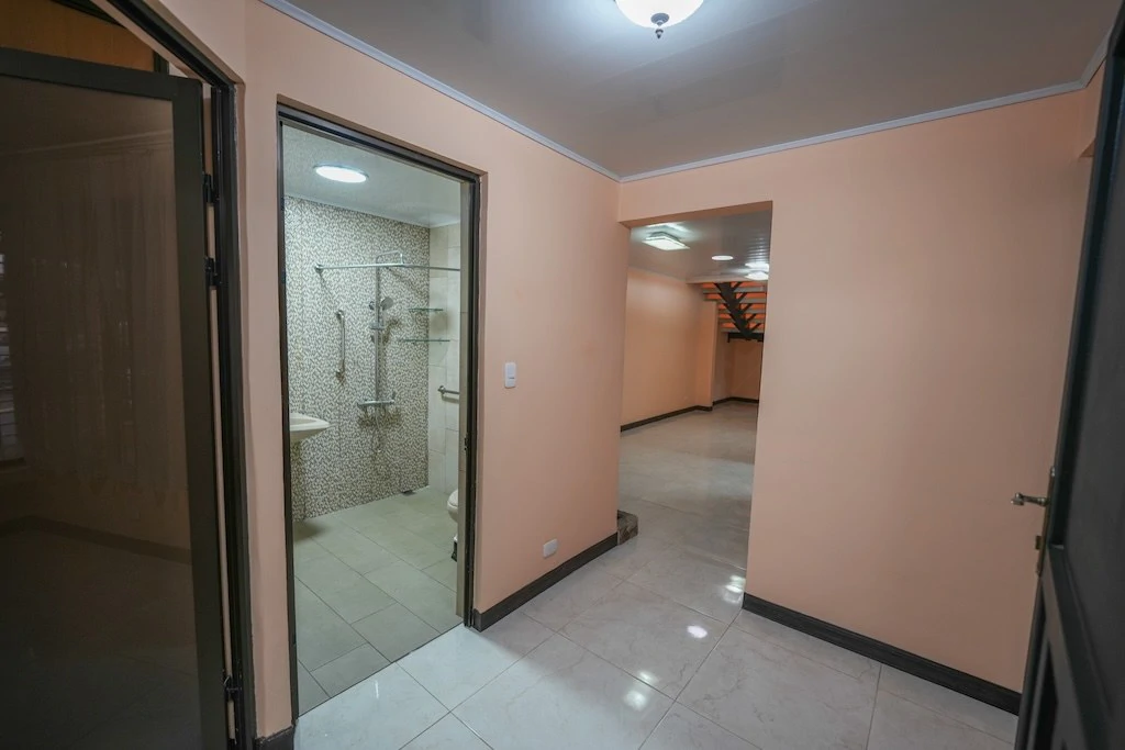 House For Sale in Lomas de Ayarco - Gallery image 4
