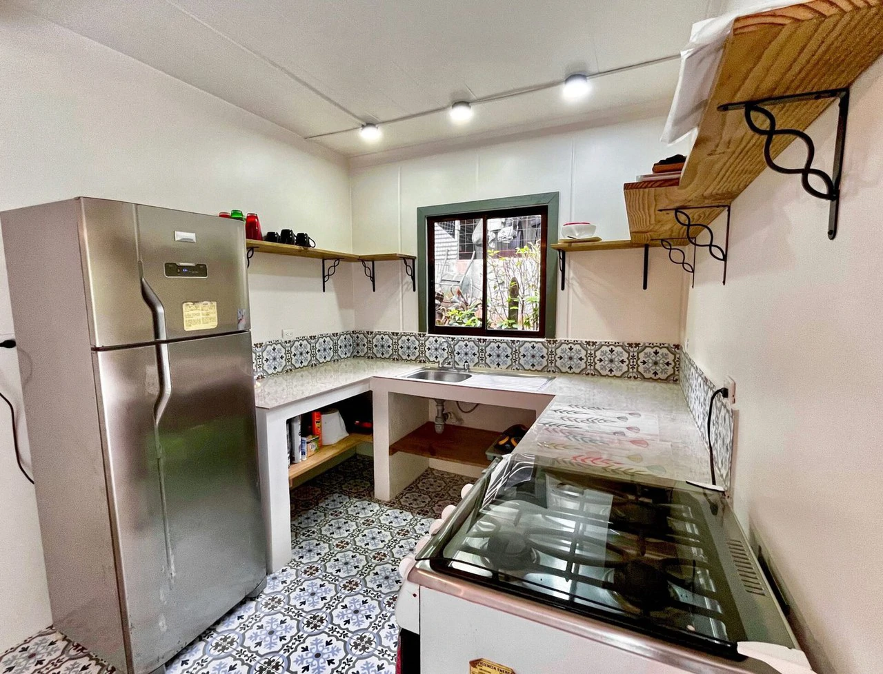 0.19 ACRES – 3 Bedroom Container Homes With Additional Building Lot,15min to Dominical and Beaches!! - Gallery image 6